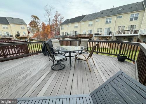 9283 Alvyn Lake Cir, Bristow VA  20136-6149 exterior