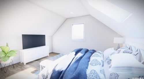 27 Walnut Ln, Hicksville NY  11801-5737 exterior