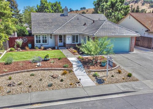 326 Clarescastle Way, Vacaville, CA 95688-9393