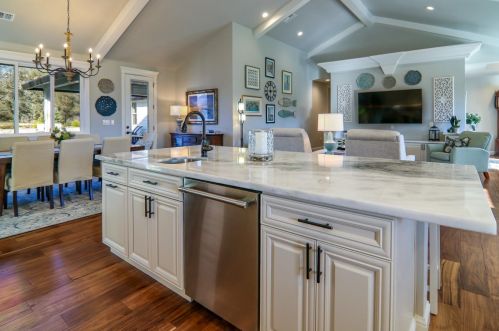6331 Melody Ln, Newcastle CA  95658-9646 exterior
