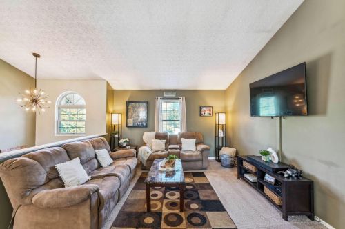 13 Fieldstone, Pataskala, OH 43062-9486