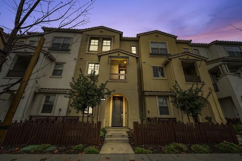 267 Fairchild Dr, Mountain View CA  94043-2086 exterior