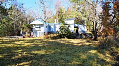 17 Shr Dr, Raymond NH 03077-1313 exterior