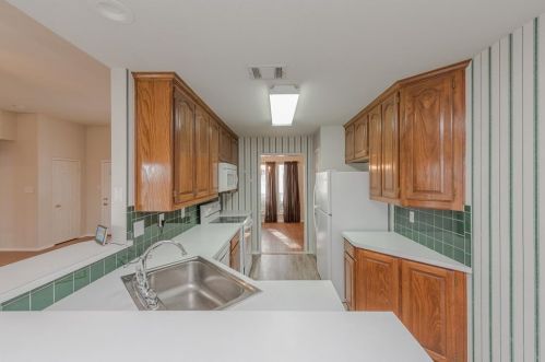 113 Mdw Ln, Denton TX  76207-7409 exterior