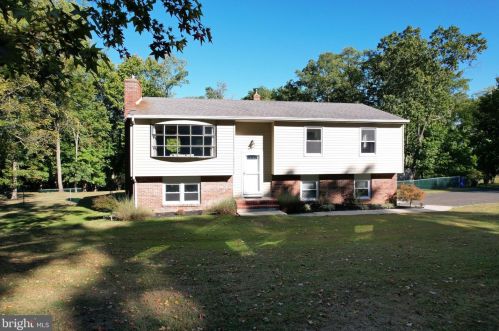 339 Juliustown Rd, Columbus, NJ 08022-9748