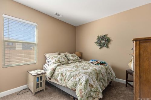 1724 Milling St, Lancaster CA exterior