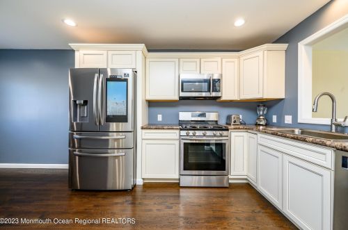 58 Richardson Ave, Tinton Falls NJ  07724-1313 exterior