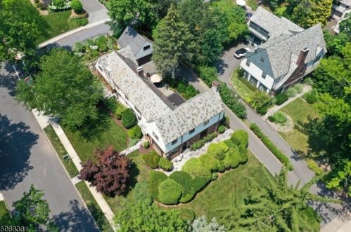 164 Mountain Ave, Montclair NJ  07042-1721 exterior