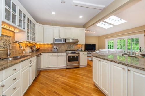 381 Morris Ave, Mountain Lakes NJ  07046-1641 exterior