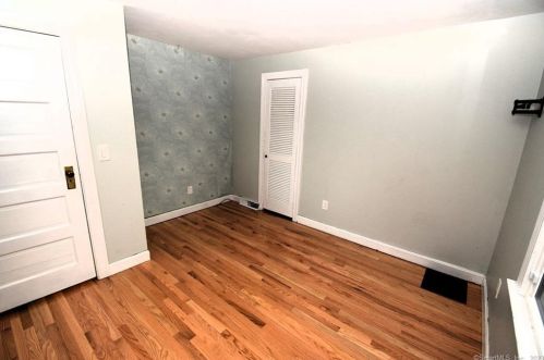 168 Sea Hill Rd, North Branford CT  06471-1406 exterior