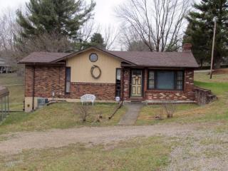 1443 Sandhill Rd, Irvine KY  40336-7142 exterior