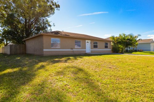 1116 Arc Ct, Fort Pierce, FL 34953-6835