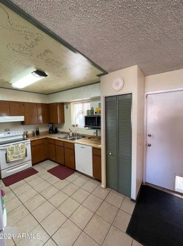 5919 Monte Cristo Ave, Glendale AZ 85306-2231 exterior