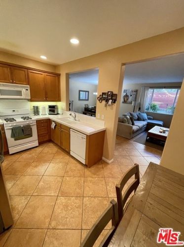 28384 Mirabelle Ln, Santa Clarita, CA 91350-3237