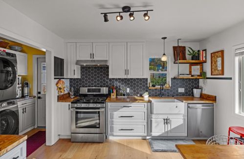 1129 Wanda Ave, Seaside CA  93955-5430 exterior