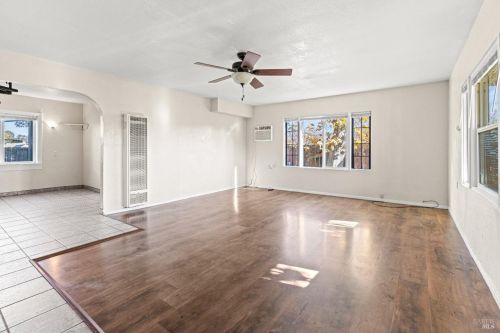 120 Thomas St, Ukiah CA  95482-5822 exterior