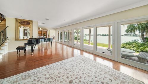 2926 Dominique Dr, Galveston TX 77551-1572 exterior