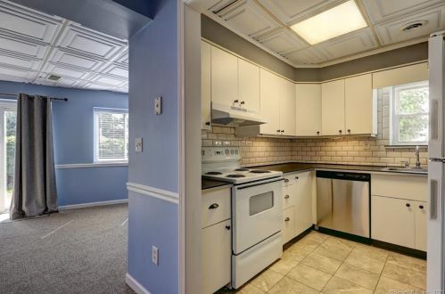 19 Dixon St, Milford CT  06460-8003 exterior