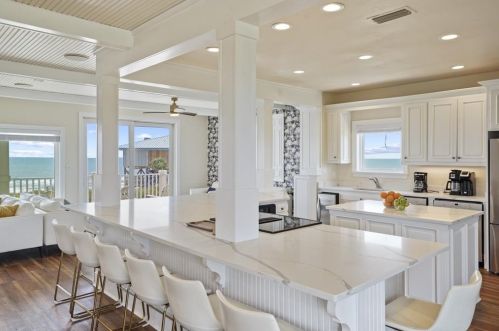 1564 Gulf Bch Dr, Saint George Island FL  32328-3106 exterior