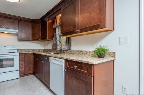 34 Juniper Ln, Norwich CT  06351-9119 exterior