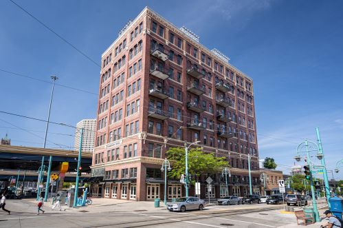 400 Broadway, Milwaukee WI  53202-5510 exterior