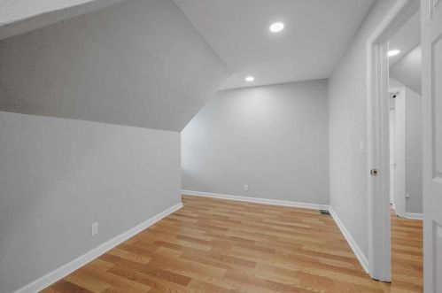 322 Crane Ave, Pittsburgh PA  15220-4035 exterior