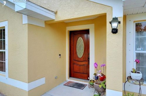 542 Billiar Ave, Fort Pierce, FL 34983-8729