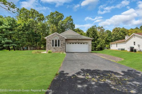 10 Crest Rd, Jackson Twp, NJ 08527-3134