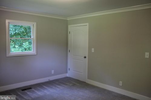 9085 James Madison Pkwy, Owens VA  22485-4903 exterior