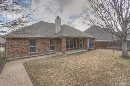 5424 Shasta Ridge Ct, Fort Worth TX  76123-2827 exterior