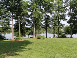 4316 Landing Trl, Hillsborough, NC 27278-9145