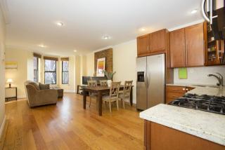 689 Degraw St, Brooklyn, NY 11217-3111