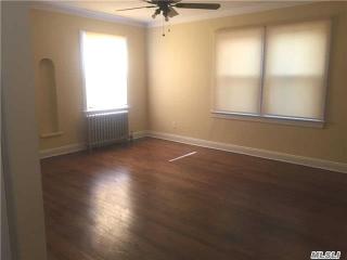67 Babylon Tpke, Freeport, NY 11520-1830