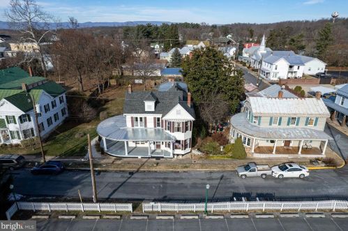 102 High St, Edinburg VA  22824-3084 exterior