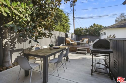 12202 Hartsook St, North Hollywood CA  91601-3961 exterior