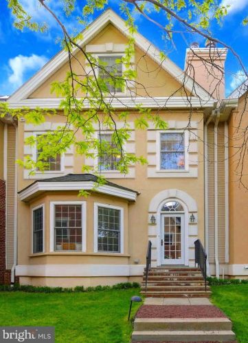 12 Governors Ln, Princeton NJ  08540-3667 exterior