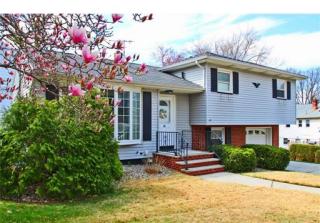 16 Iris Pl, Woodbridge, NJ 07095-1910
