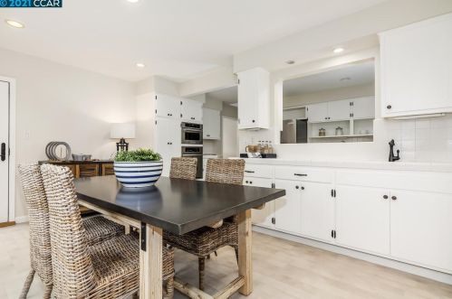 7 Calvin Ct, Orinda CA  exterior