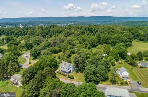 617 Rutt Rd, Bangor, PA 18013-9613