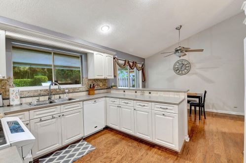 9911 Majestic Way, Boynton Beach FL  33437-3303 exterior