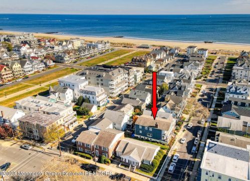 37 Pitman Ave, Ocean Grove, NJ 07756-1656