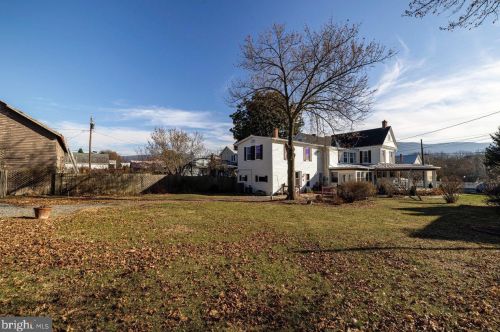 102 High St, Edinburg VA  22824-3084 exterior