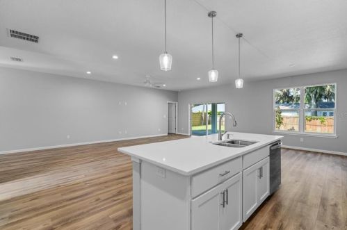 2122 Kumquat Dr, Edgewater FL  32141-5714 exterior