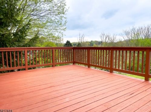 69 Layton Rd, Wantage NJ  07461-3311 exterior