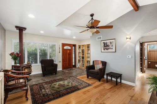 3061 Dow Pl, San Diego, CA 92117-1605