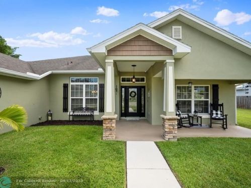 5842 Drill Ct, Fort Pierce, FL 34986-4646