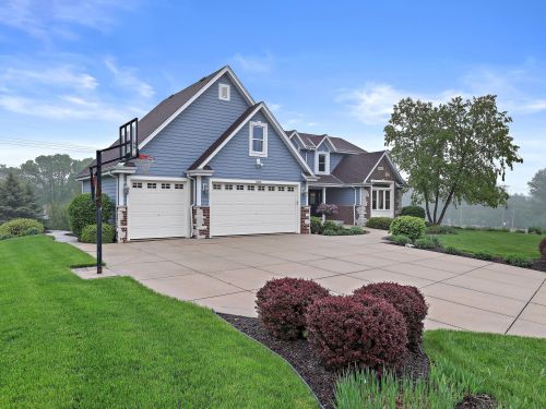 12530 New Haven Ct, Waukesha, WI 53151-6101
