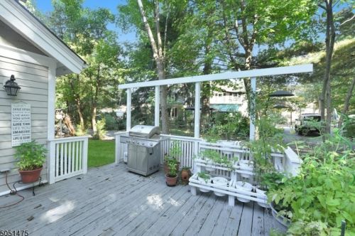 27 Liberty St, Ridgewood NJ 07450-4555 exterior