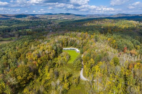 73 Mitchell St, Hillsdale, NY 12529-5849