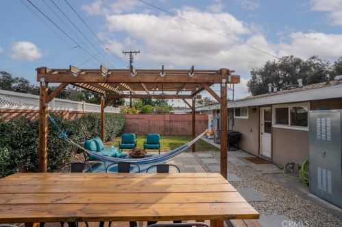 523 Devon Rd, Orange CA  92868-4148 exterior